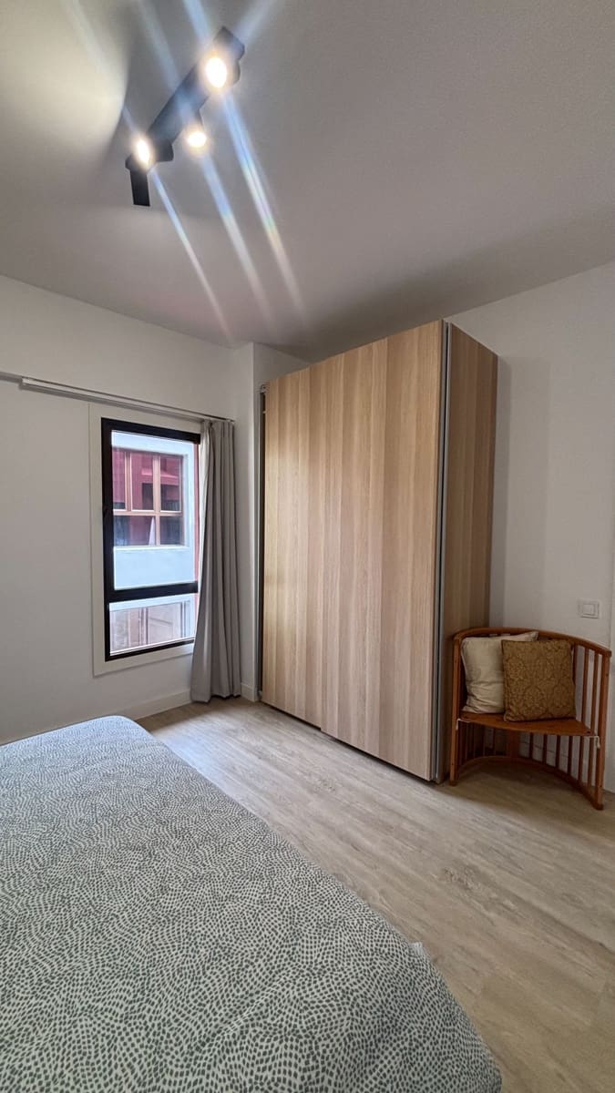 2 bedroom Flat for rent in Las Palmas de Gran Canaria with garage - € 1,300 (Ref: 9859061)