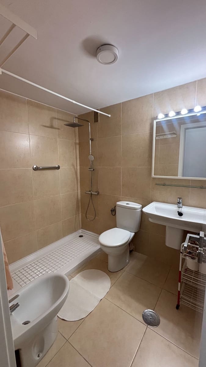 2 bedroom Flat for rent in Las Palmas de Gran Canaria with garage - € 1,300 (Ref: 9859061)