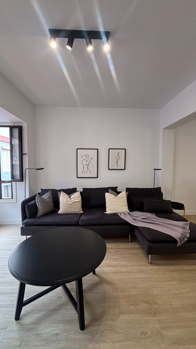 2 bedroom Flat for rent in Las Palmas de Gran Canaria with garage - € 1,300 (Ref: 9859061)