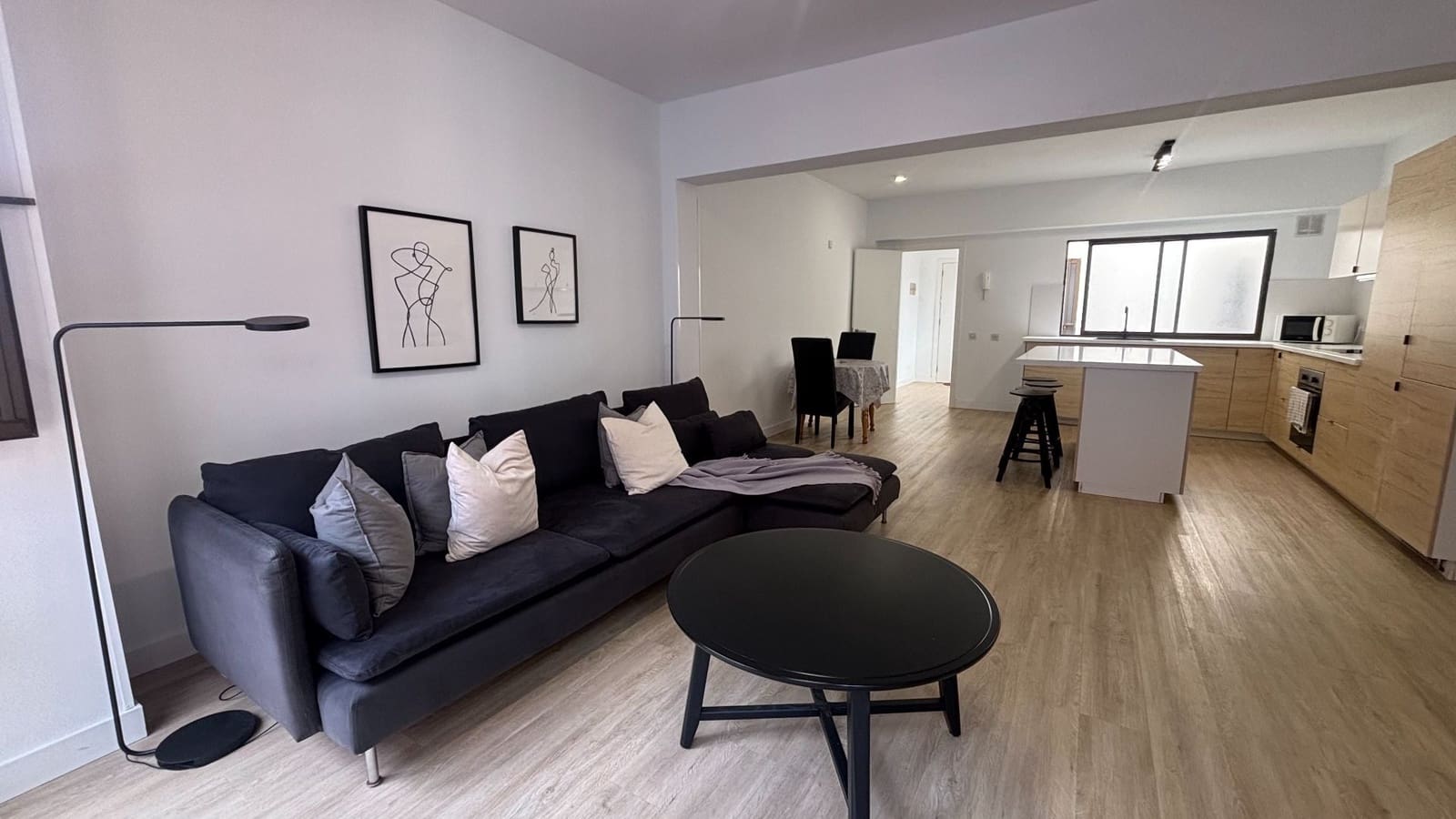 2 bedroom Flat for rent in Las Palmas de Gran Canaria with garage - € 1,300 (Ref: 9859061)