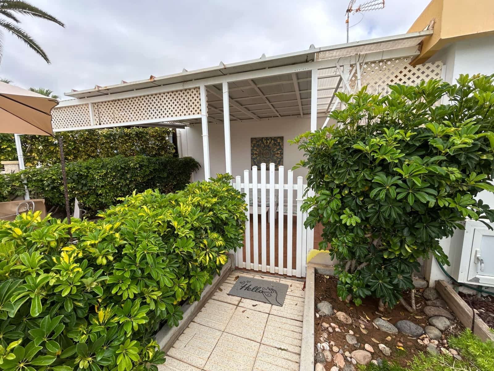 2 bedroom Bungalow for rent in Playa del Ingles with pool - € 1,250 (Ref: 9864006)