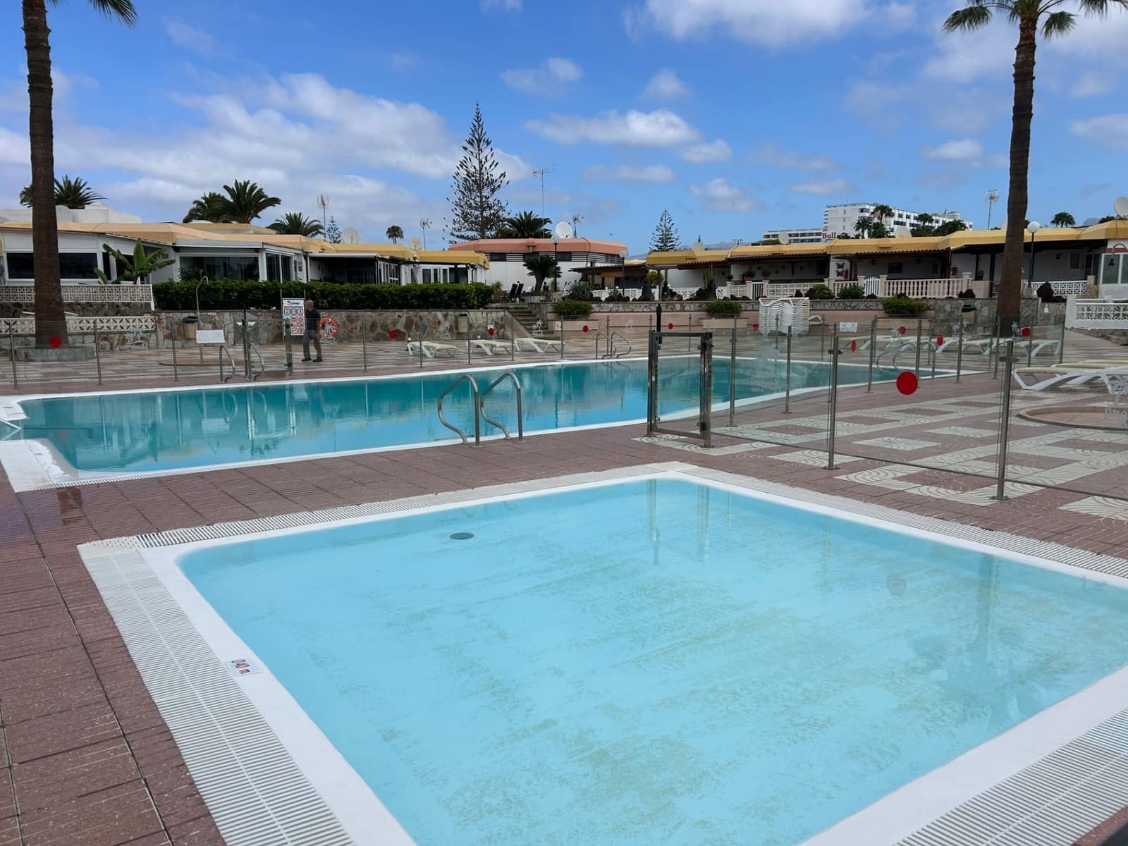 2 bedroom Bungalow for rent in Playa del Ingles with pool - € 1,250 (Ref: 9864006)