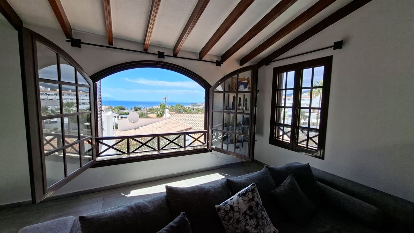 4 chambre Villa/Maison à vendre à Costa Adeje avec piscine - 830 000 € (Ref: 9875643)