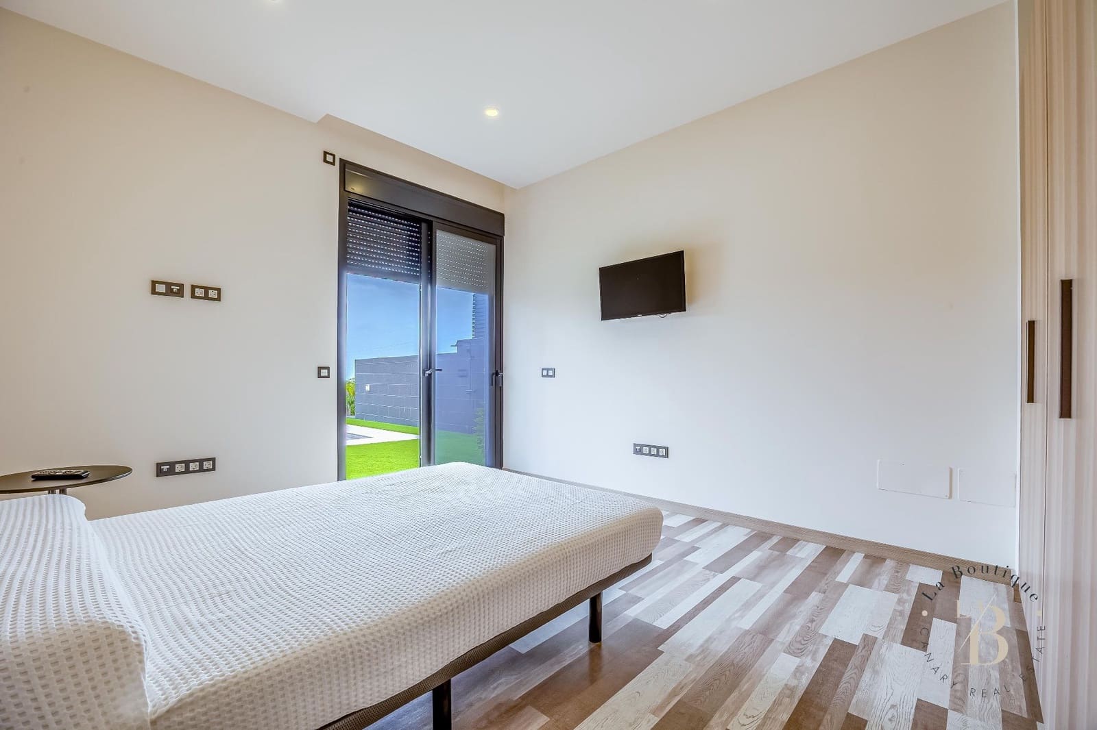 4 soverom Villa til leie i Monte Leon med svømmebasseng garasje - € 3 000 (Ref: 9880550)