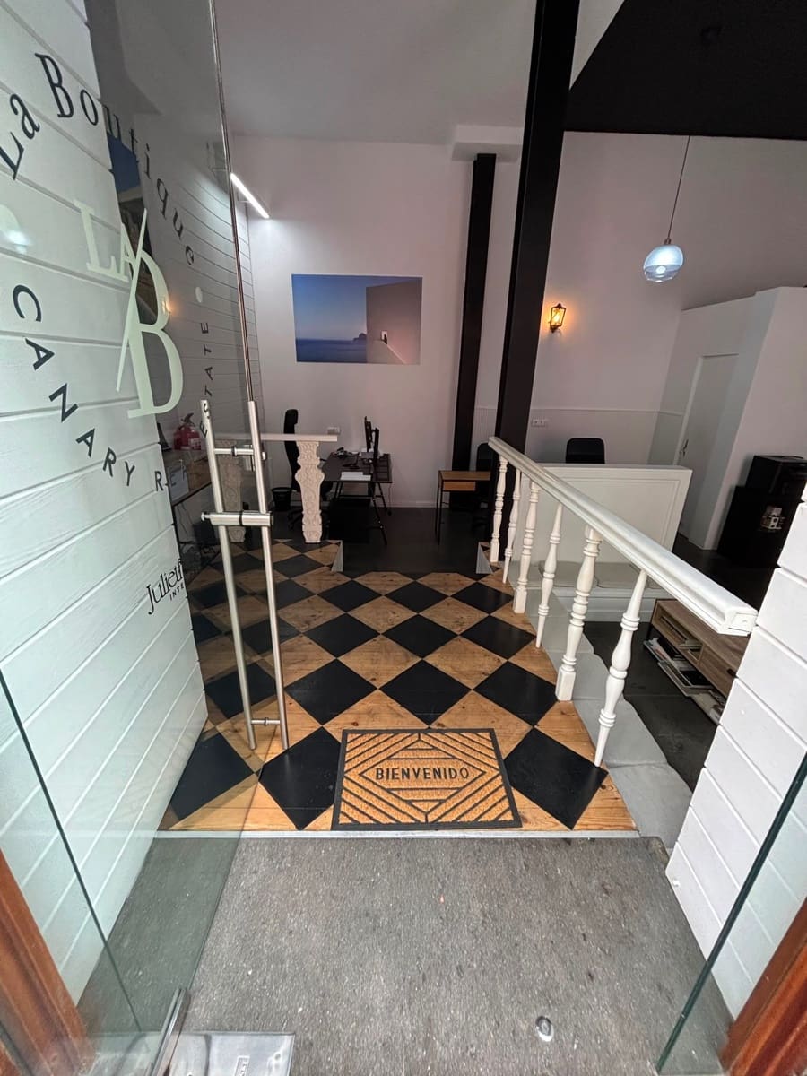 Commercieel te huur in Las Palmas de Gran Canaria - € 950 (Ref: 9972791)