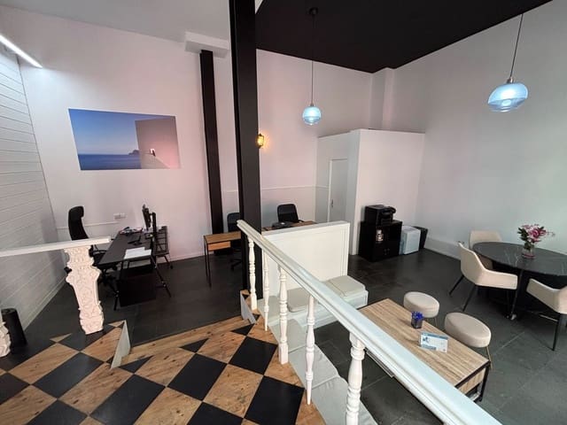 Comercial para arrendar em Triana, Las Palmas de Gran Canaria - 950 € (Ref: 9972791)