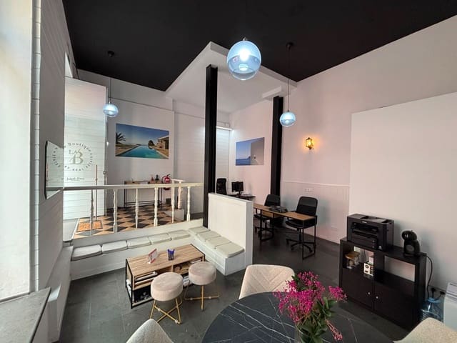 Comercial para arrendar em Triana, Las Palmas de Gran Canaria - 950 € (Ref: 9972791)