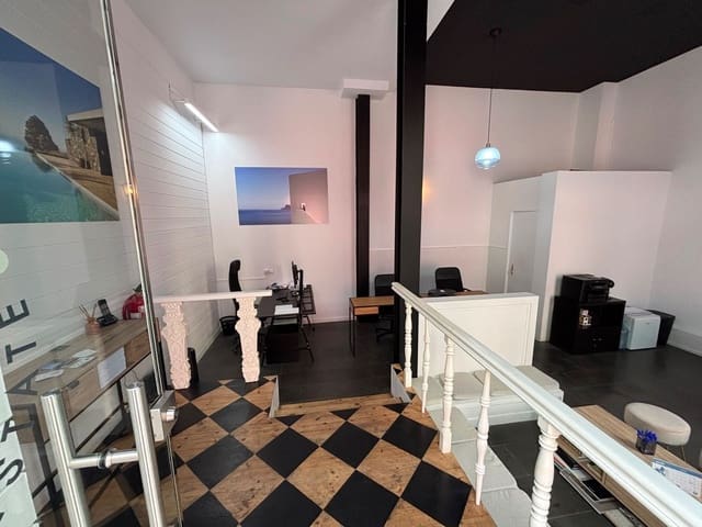 Comercial para arrendar em Triana, Las Palmas de Gran Canaria - 950 € (Ref: 9972791)