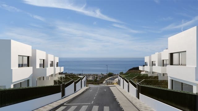 4 soveværelse Byhus til salg i Rincón de la Victoria med swimmingpool garage - € 835.000 (Ref: 8983428)