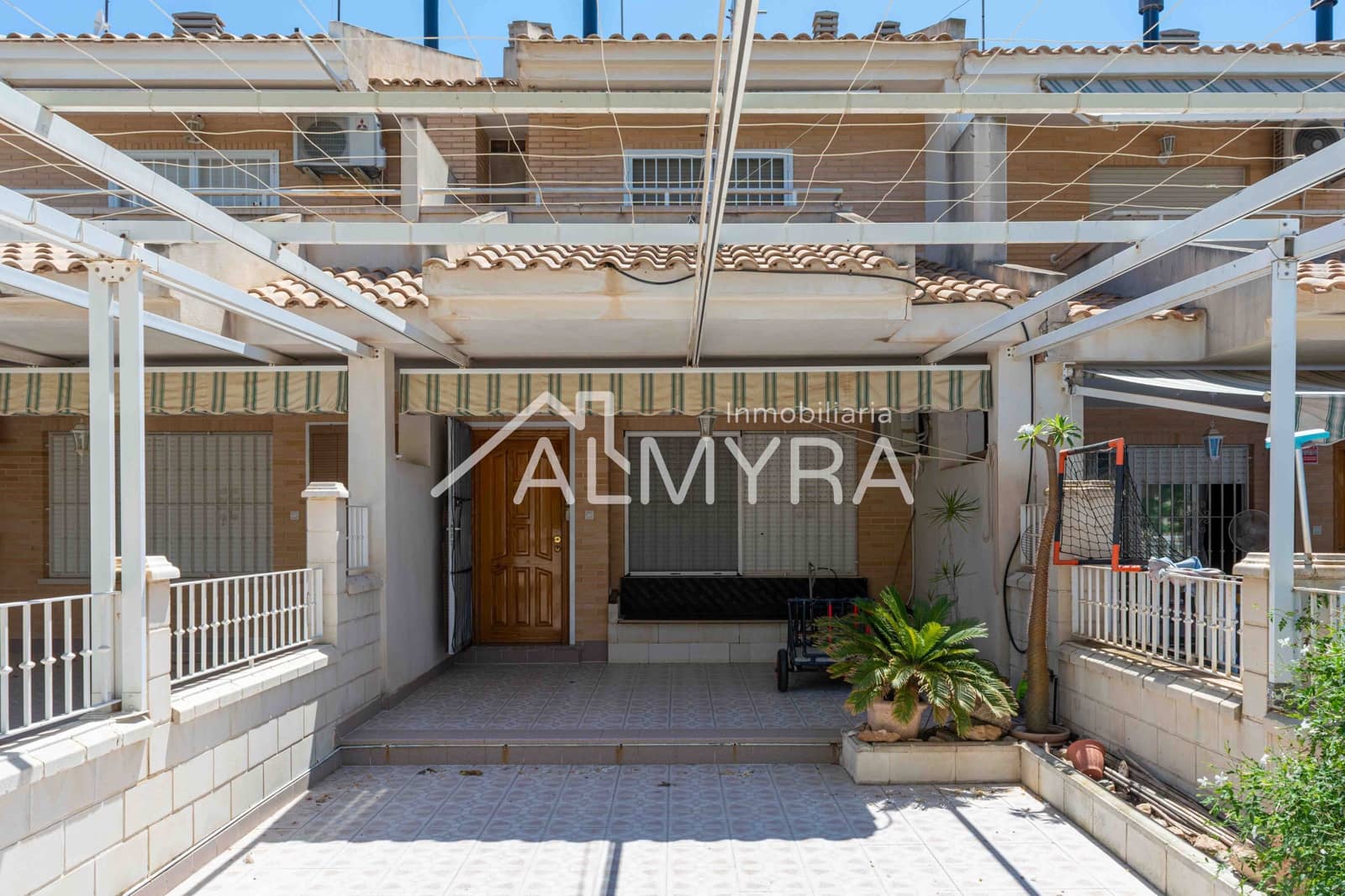 4 soveværelse Byhus til salg i Los Alcazares med garage - € 149.500 (Ref: 6980101)