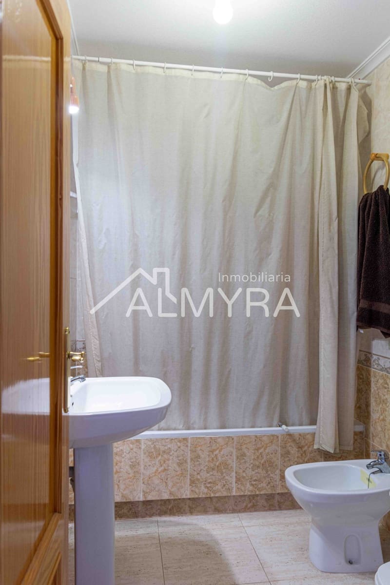 4 soveværelse Byhus til salg i Los Alcazares med garage - € 149.500 (Ref: 6980101)