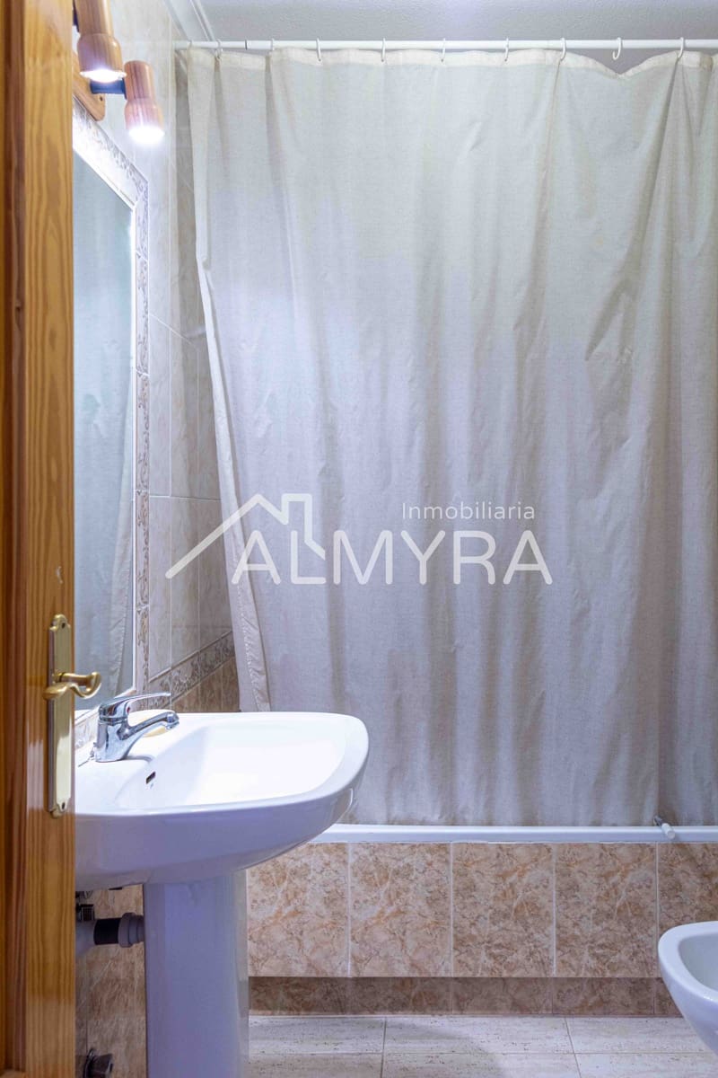 4 soveværelse Byhus til salg i Los Alcazares med garage - € 149.500 (Ref: 6980101)