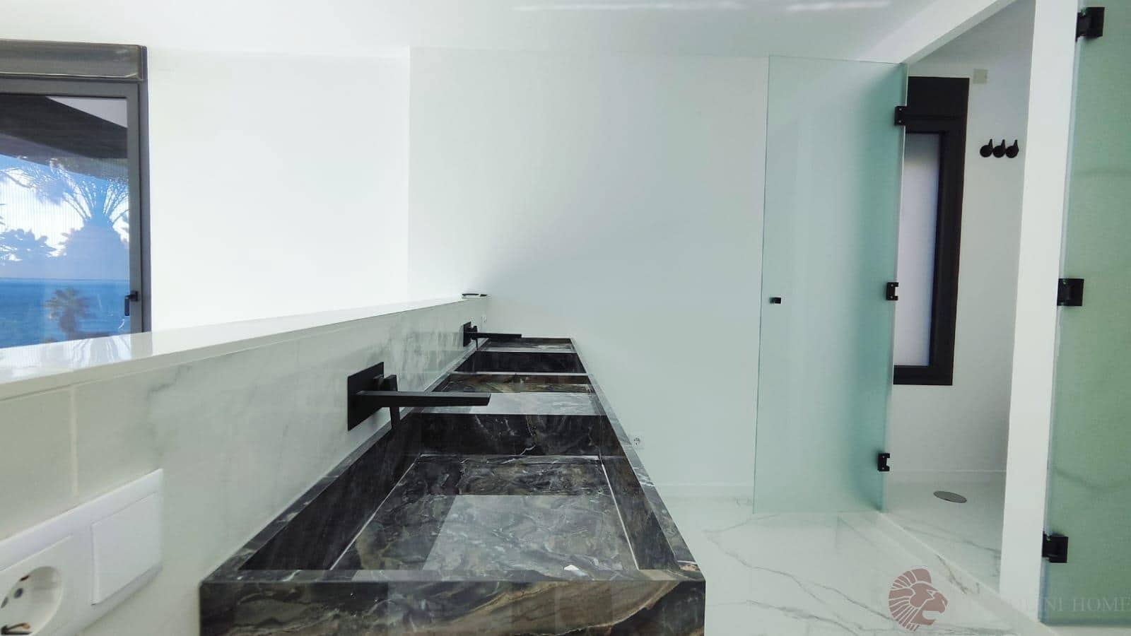 5 soverom Villa til salgs i Coveta Fuma med svømmebasseng garasje - € 2 700 000 (Ref: 9103167)