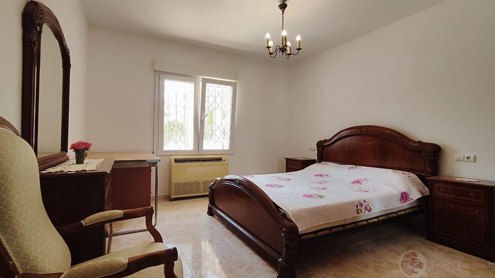 5 bedroom Villa for rent in Venta Lanuza with pool garage - € 2,800 (Ref: 9106123)