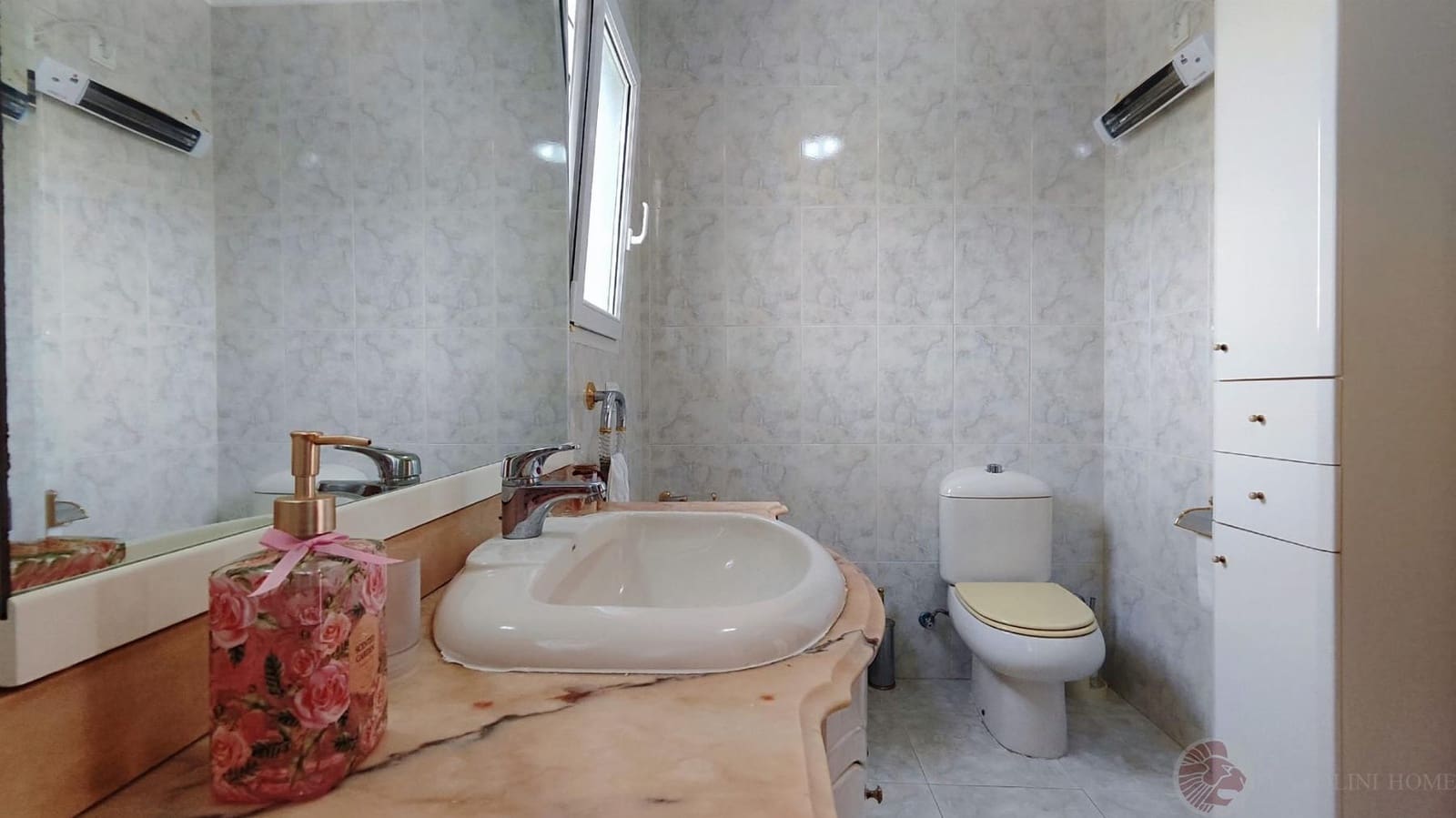 5 bedroom Villa for rent in Venta Lanuza with pool garage - € 2,800 (Ref: 9106123)