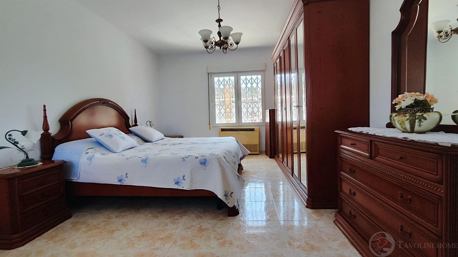 5 bedroom Villa for rent in Venta Lanuza with pool garage - € 2,800 (Ref: 9106123)