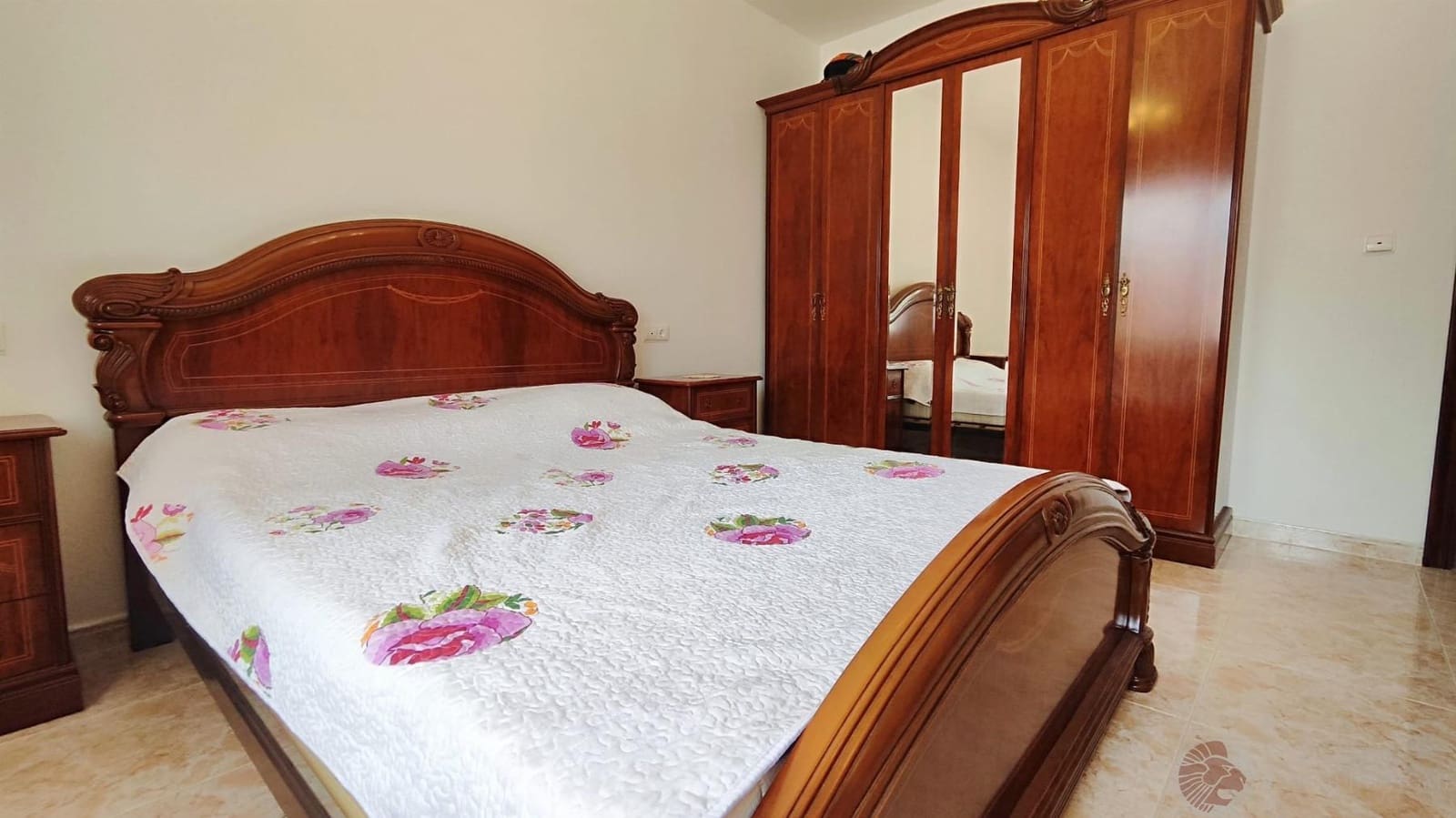 5 bedroom Villa for rent in Venta Lanuza with pool garage - € 2,800 (Ref: 9106123)