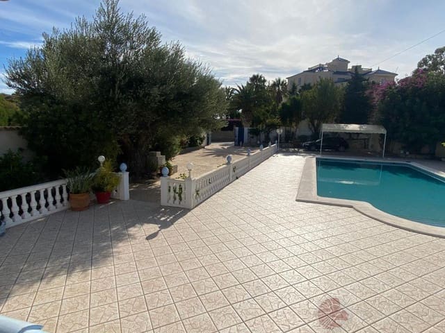 4 soveværelse Villa til salg i Venta Lanuza, El Campello med swimmingpool garage - € 579.000 (Ref: 9251638)