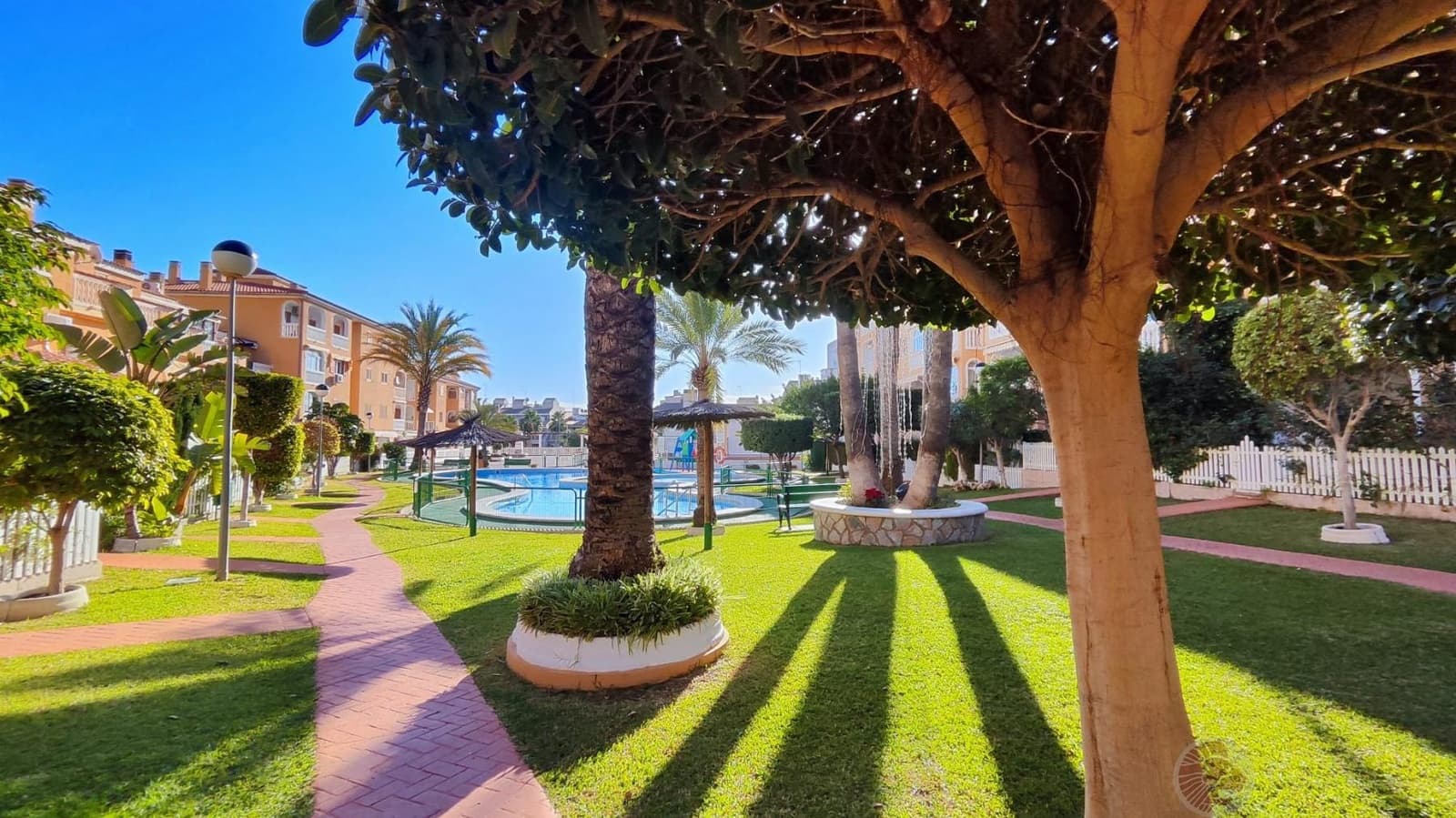 Piso de 3 habitaciones en El Campello en alquiler con piscina garaje - 1.000 € (Ref: 9471793)