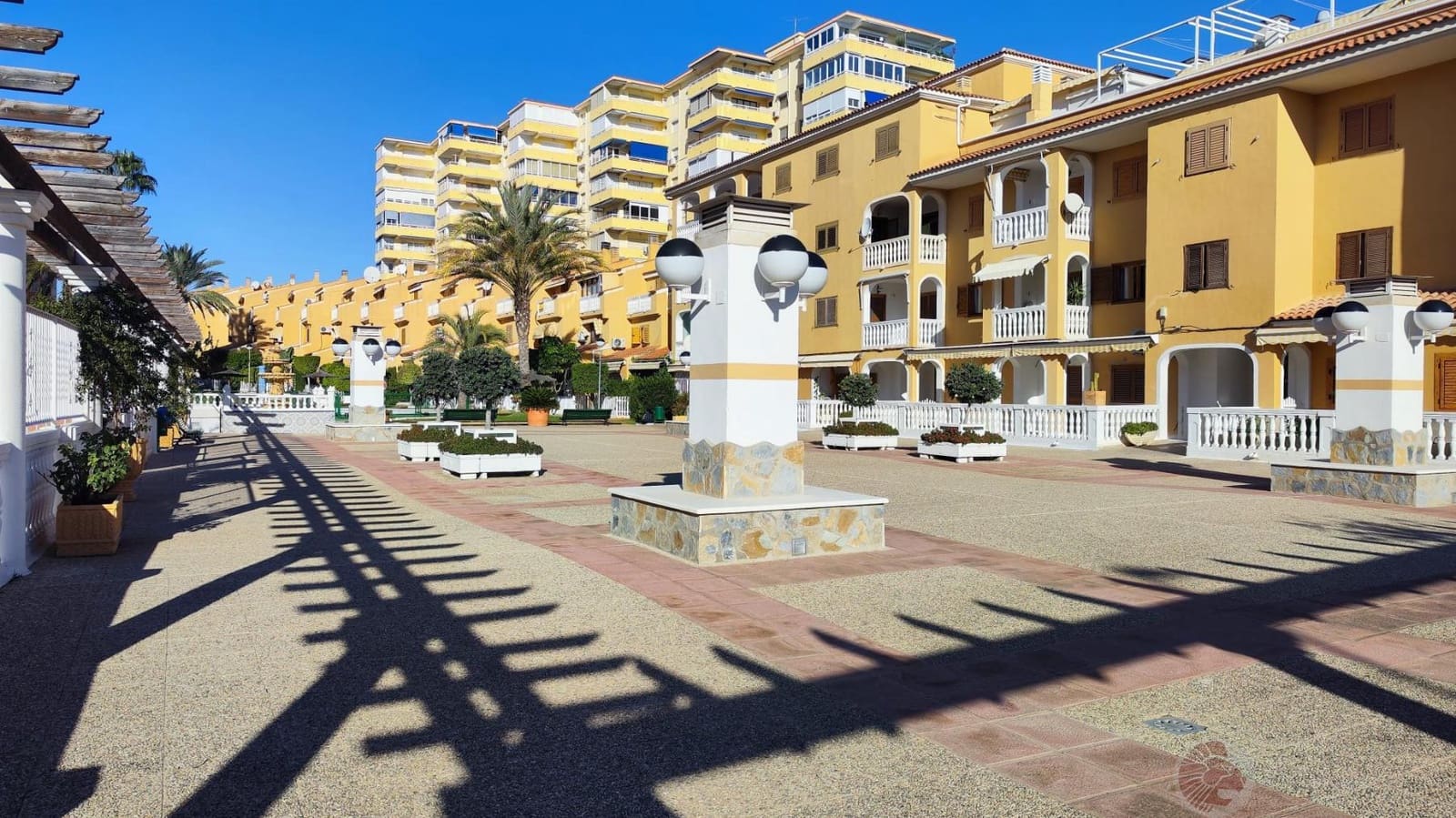 Piso de 3 habitaciones en El Campello en alquiler con piscina garaje - 1.000 € (Ref: 9471793)