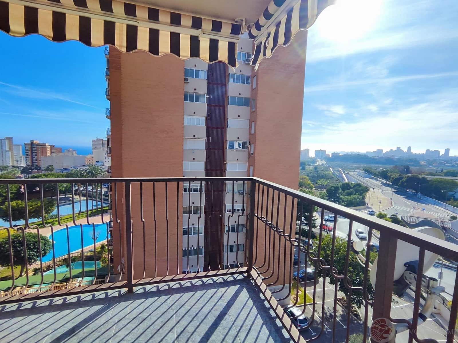 2 soverom Leilighet til leie i El Campello med svømmebasseng garasje - € 1 100 (Ref: 9527912)