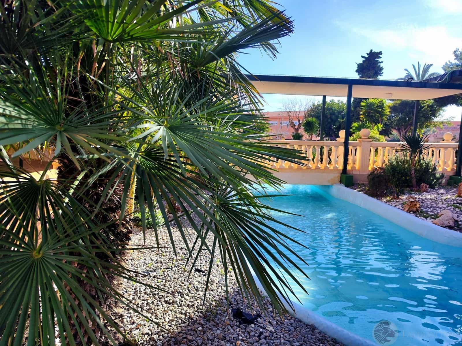 2 soverom Leilighet til leie i El Campello med svømmebasseng garasje - € 1 100 (Ref: 9527912)