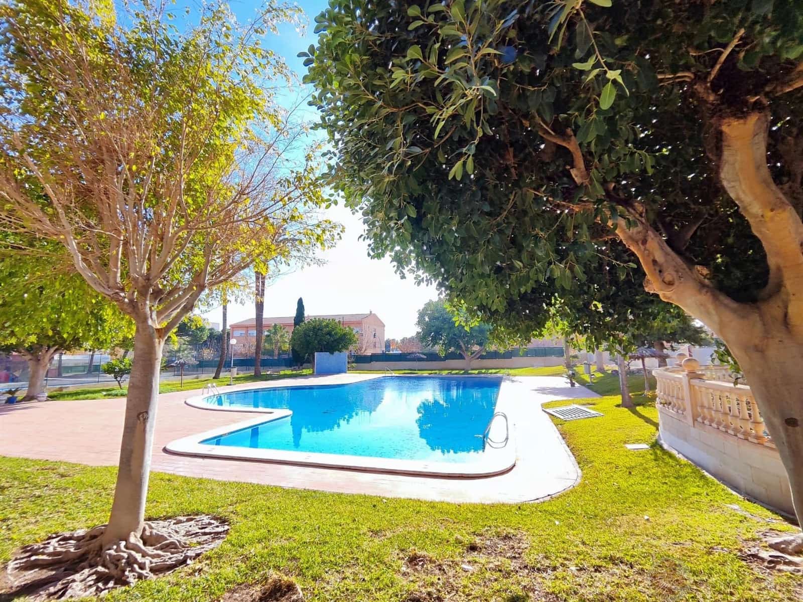 2 soverom Leilighet til leie i El Campello med svømmebasseng garasje - € 1 100 (Ref: 9527912)