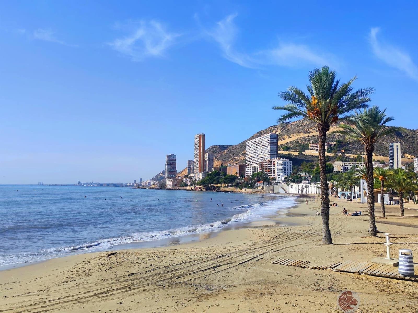 3 bedroom Flat for sale in Alicante / Alacant city - € 275,000 (Ref: 9666967)