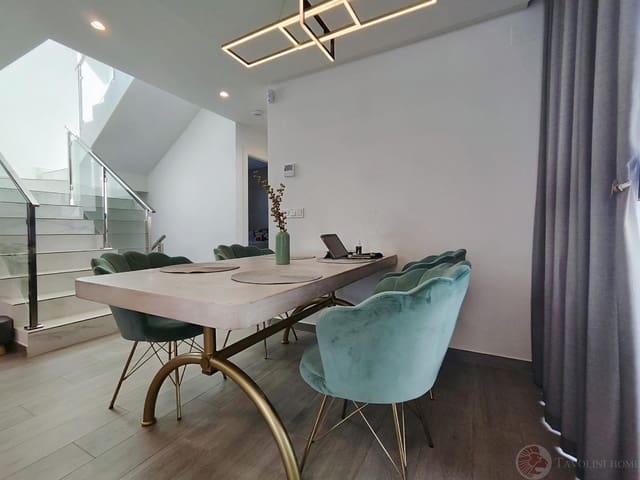 4 sypialnia Willa na sprzedaż w El Campello z basenem garażem - 688 000 € (Ref: 9666968)