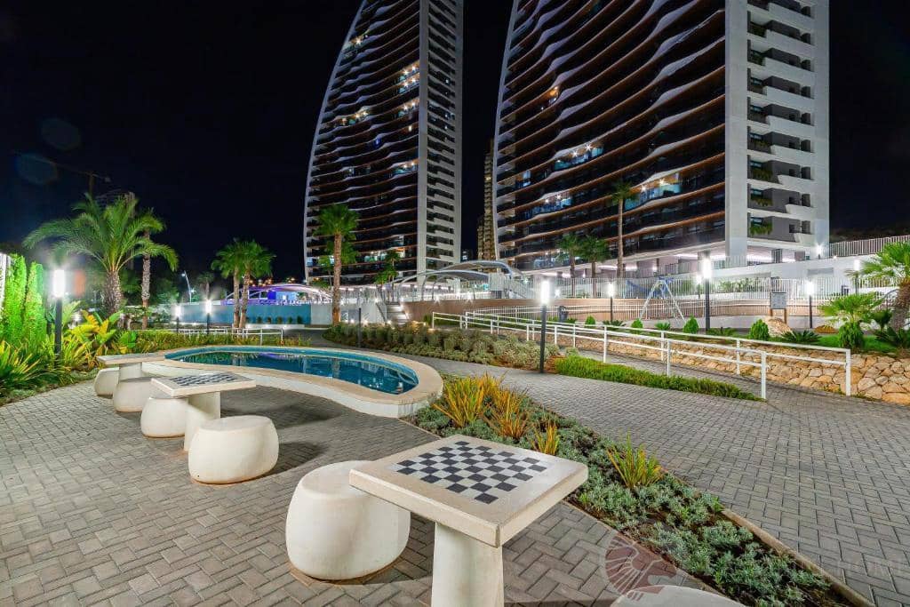 2 sypialnia Mieszkanie do wynajęcia w Benidorm z basenem - 2 200 € (Ref: 9752292)