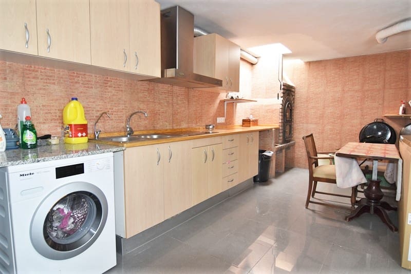 3 bedroom Terraced Villa for sale in Benidorm with garage - € 420,000 (Ref: 5773886)