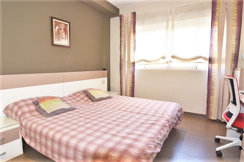 3 bedroom Terraced Villa for sale in Benidorm with garage - € 420,000 (Ref: 5773886)