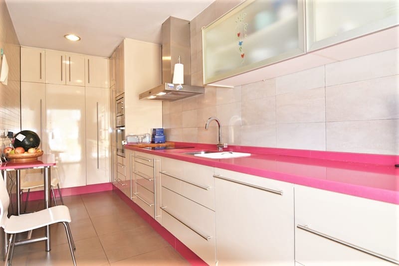 3 bedroom Terraced Villa for sale in Benidorm with garage - € 420,000 (Ref: 5773886)