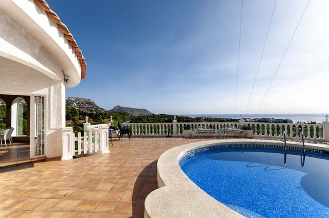 6 sypialnia Willa na sprzedaż w Altea z basenem garażem - 860 000 € (Ref: 6622698)