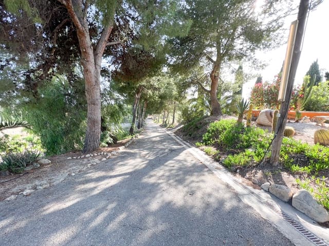 5 slaapkamer Villa te koop in Alicante stad met zwembad garage - € 1.050.000 (Ref: 7008198)