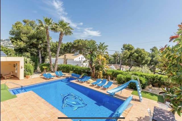 8 soverom Villa til salgs i Moraira, Teulada-Moraira med svømmebasseng garasje - € 695 000 (Ref: 7797839)
