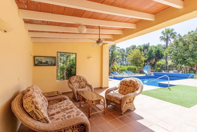 8 soverom Villa til salgs i Moraira, Teulada-Moraira med svømmebasseng garasje - € 695 000 (Ref: 7797839)