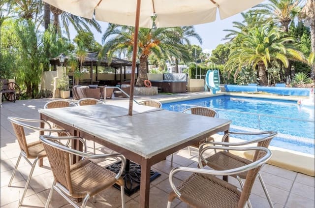 10 soverom Villa til salgs i Moraira, Teulada-Moraira med svømmebasseng garasje - € 1 150 000 (Ref: 7797842)