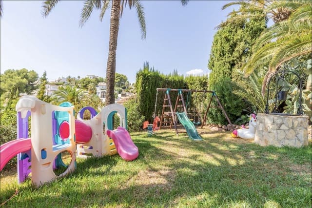 10 soverom Villa til salgs i Moraira, Teulada-Moraira med svømmebasseng garasje - € 1 150 000 (Ref: 7797842)