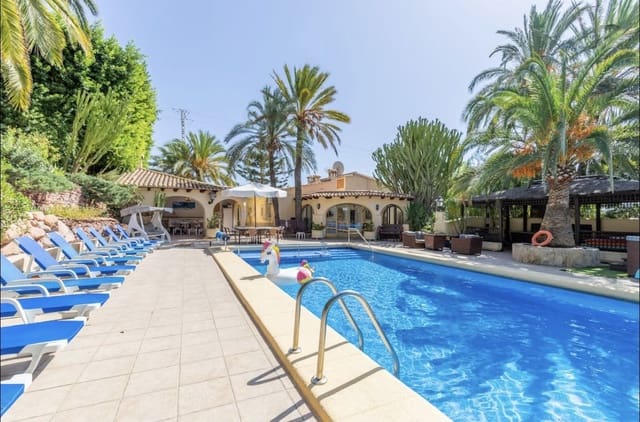 10 soverom Villa til salgs i Moraira, Teulada-Moraira med svømmebasseng garasje - € 1 150 000 (Ref: 7797842)