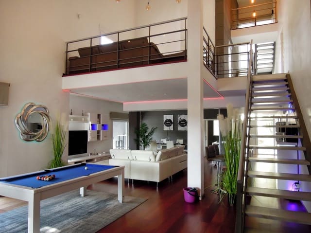 6 soverom Villa til salgs i Alicante by med svømmebasseng garasje - € 1 490 000 (Ref: 8085000)