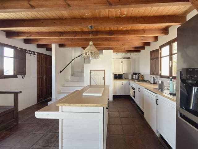 3 soveværelse Villa til salg i Monda med swimmingpool garage - € 499.000 (Ref: 10130611)