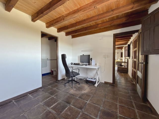 3 soveværelse Villa til salg i Monda med swimmingpool garage - € 499.000 (Ref: 10130611)