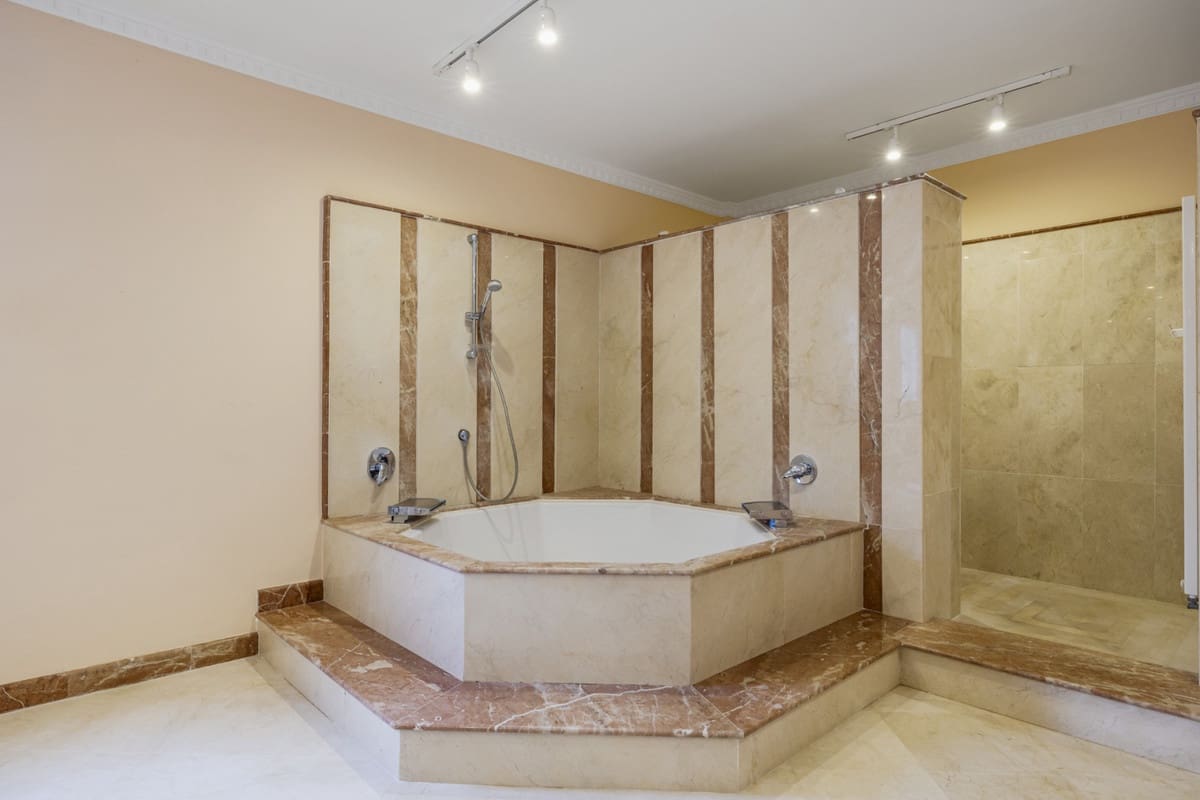 13 soveværelse Villa til salg i Alhaurin el Grande med swimmingpool garage - € 3.600.000 (Ref: 6593679)