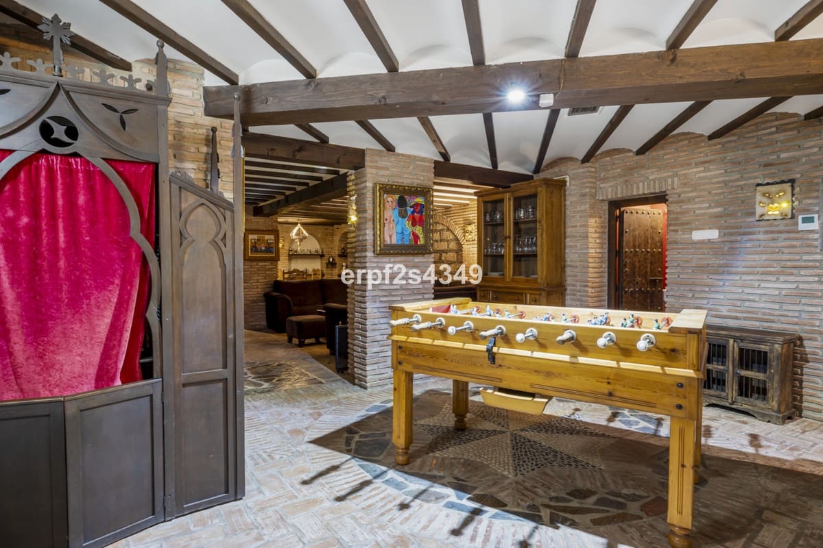 13 sovrum Villa till salu i Alhaurin el Grande med pool garage - 3 600 000 € (Ref: 6593679)