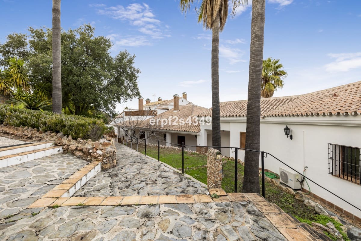 13 sovrum Villa till salu i Alhaurin el Grande med pool garage - 3 600 000 € (Ref: 6593679)