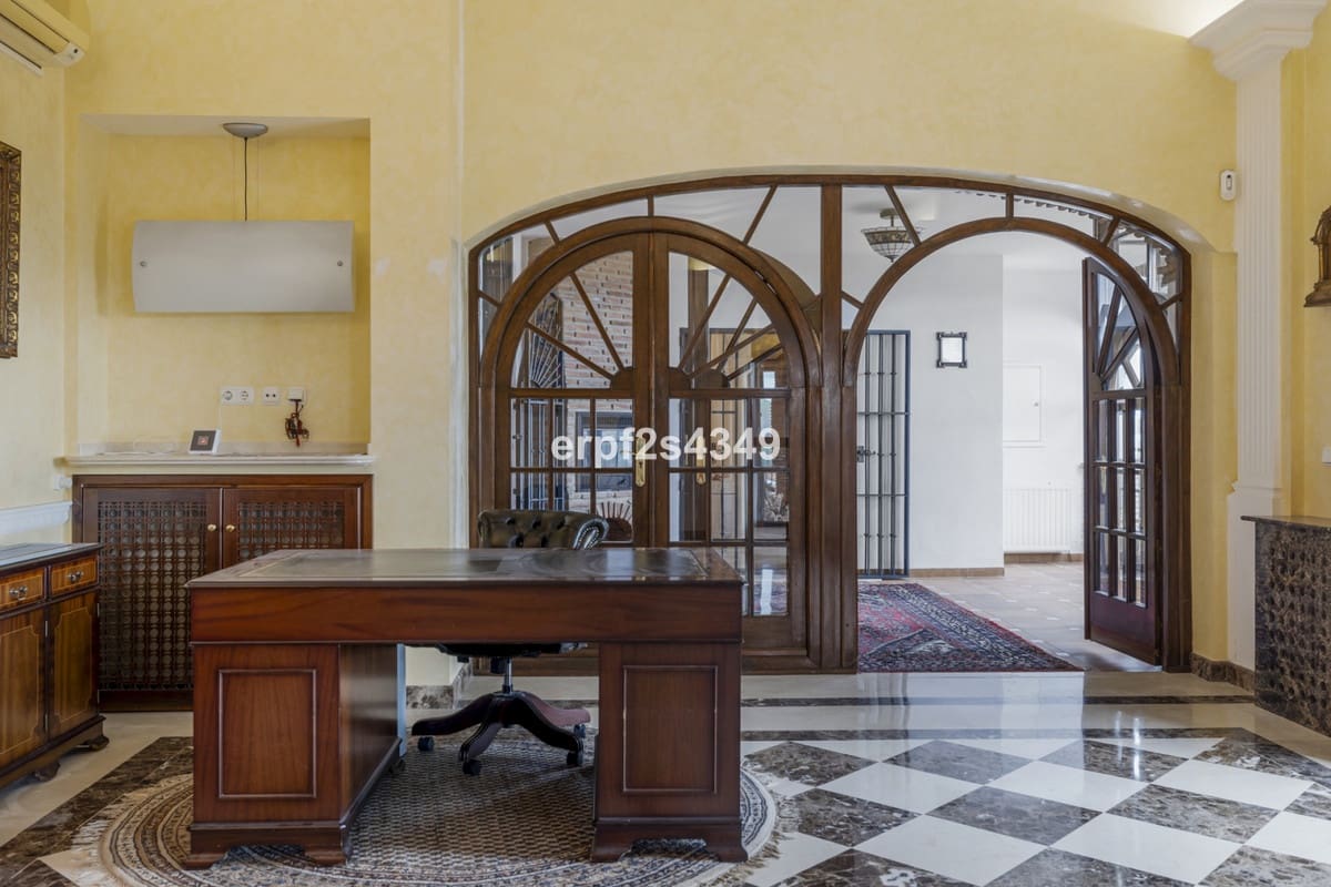 13 sypialnia Willa na sprzedaż w Alhaurin el Grande z basenem garażem - 3 600 000 € (Ref: 6593679)