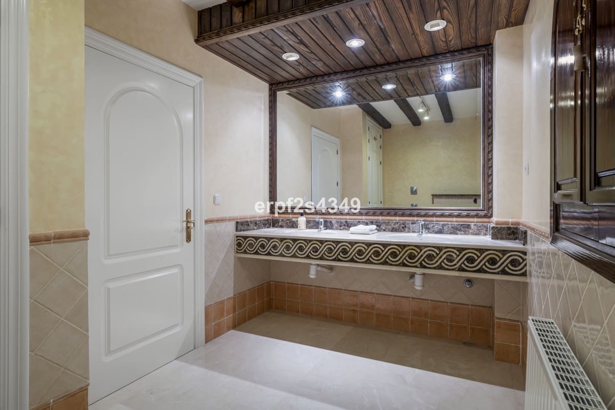 13 sypialnia Willa na sprzedaż w Alhaurin el Grande z basenem garażem - 3 600 000 € (Ref: 6593679)