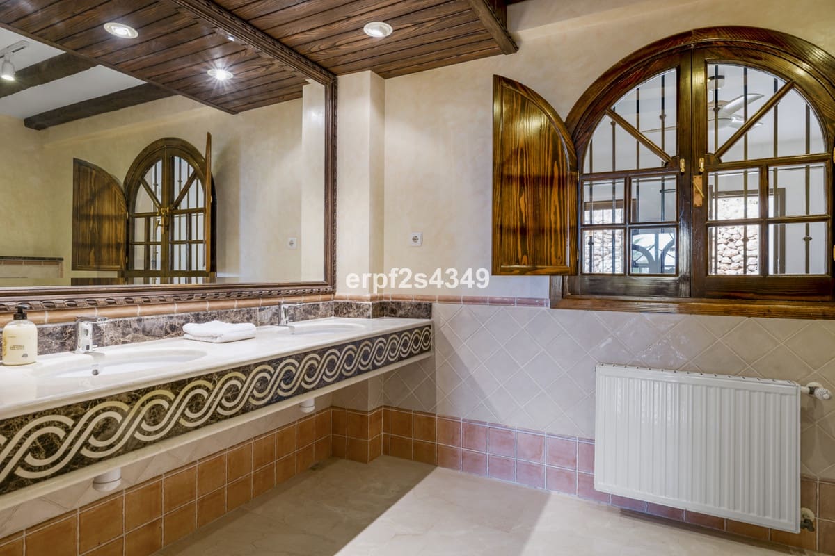 13 sypialnia Willa na sprzedaż w Alhaurin el Grande z basenem garażem - 3 600 000 € (Ref: 6593679)