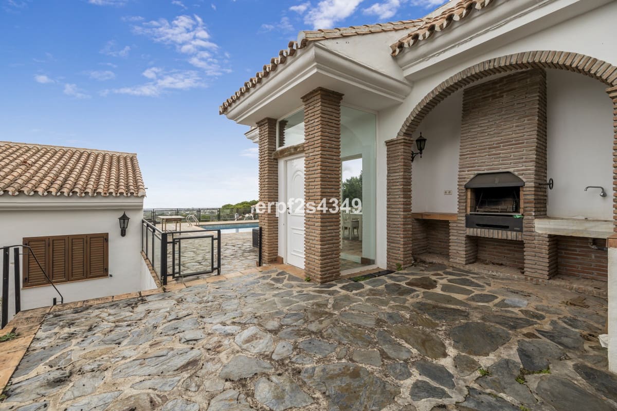 13 sypialnia Willa na sprzedaż w Alhaurin el Grande z basenem garażem - 3 600 000 € (Ref: 6593679)